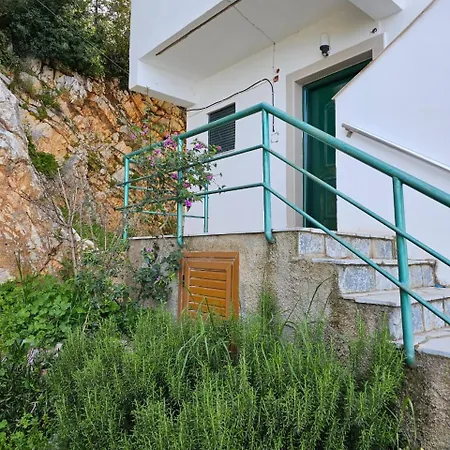 Apartamento Velaris Lukovë